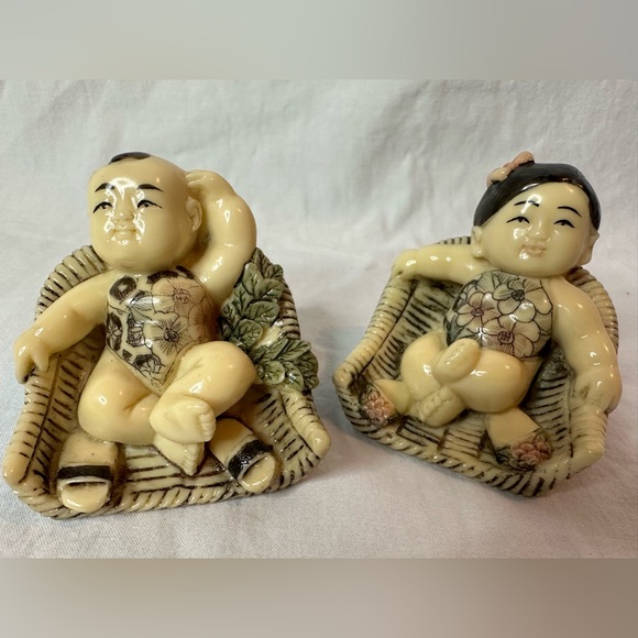 Pair of Vintage Japanese Resin Netsuke - Picture 10 of 12